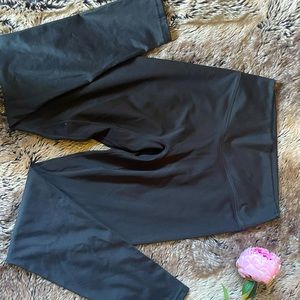 NWOT Balance Athletica black cloud leggings Large